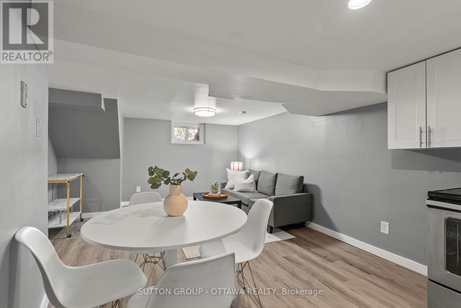 409 Blake Boulevard, Ottawa, ON - Indoor Photo Showing Dining Room