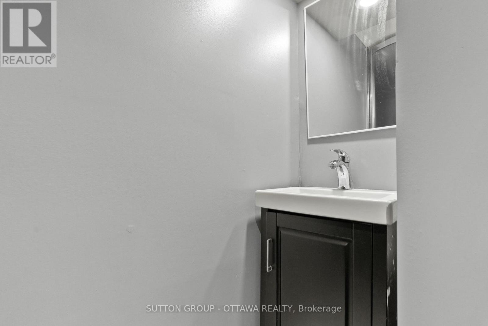 409 Blake Boulevard, Ottawa, ON -