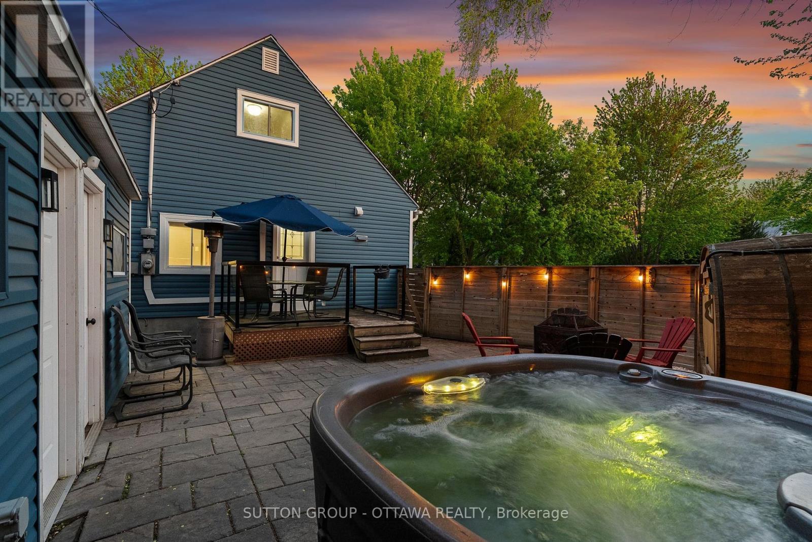 409 Blake Boulevard, Ottawa, ON - Outdoor With Deck Patio Veranda