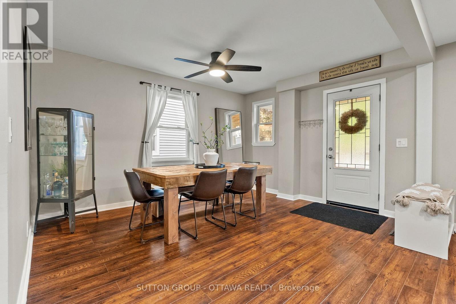 409 Blake Boulevard, Ottawa, ON - Indoor Photo Showing Dining Room