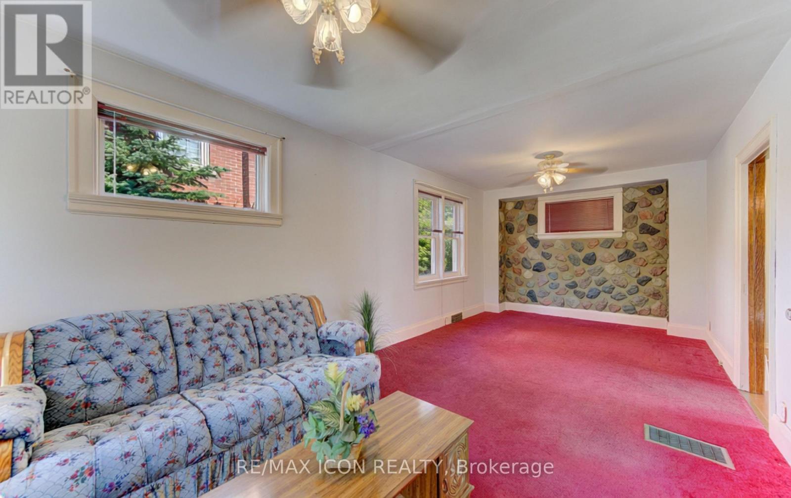 224 Weber Street E, Kitchener, ON - Indoor