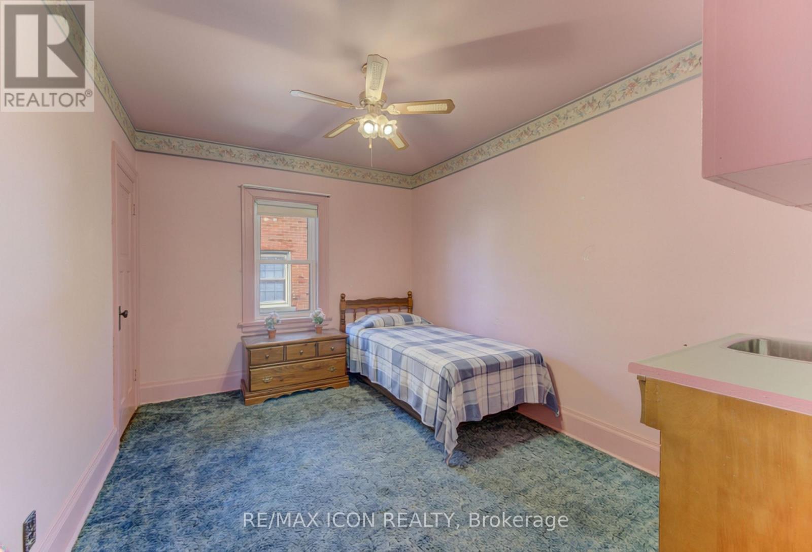 224 Weber Street E, Kitchener, ON - Indoor Photo Showing Bedroom