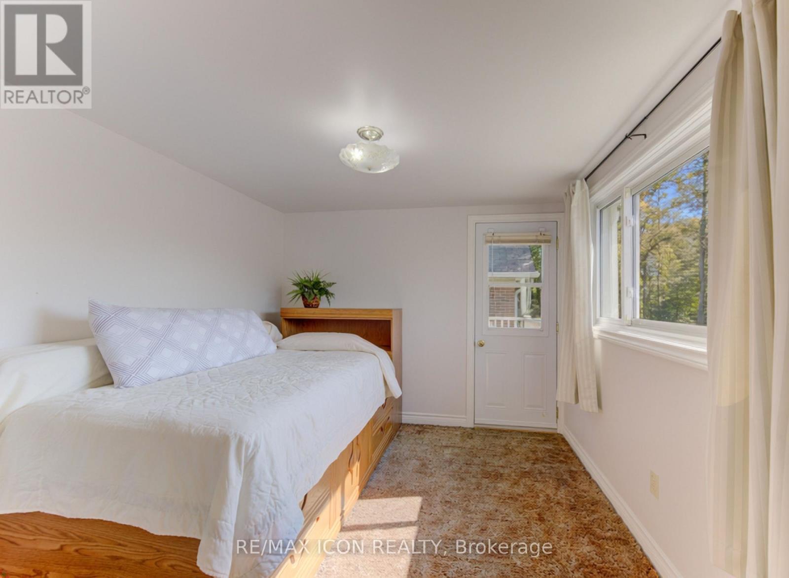 224 Weber Street E, Kitchener, ON - Indoor Photo Showing Bedroom