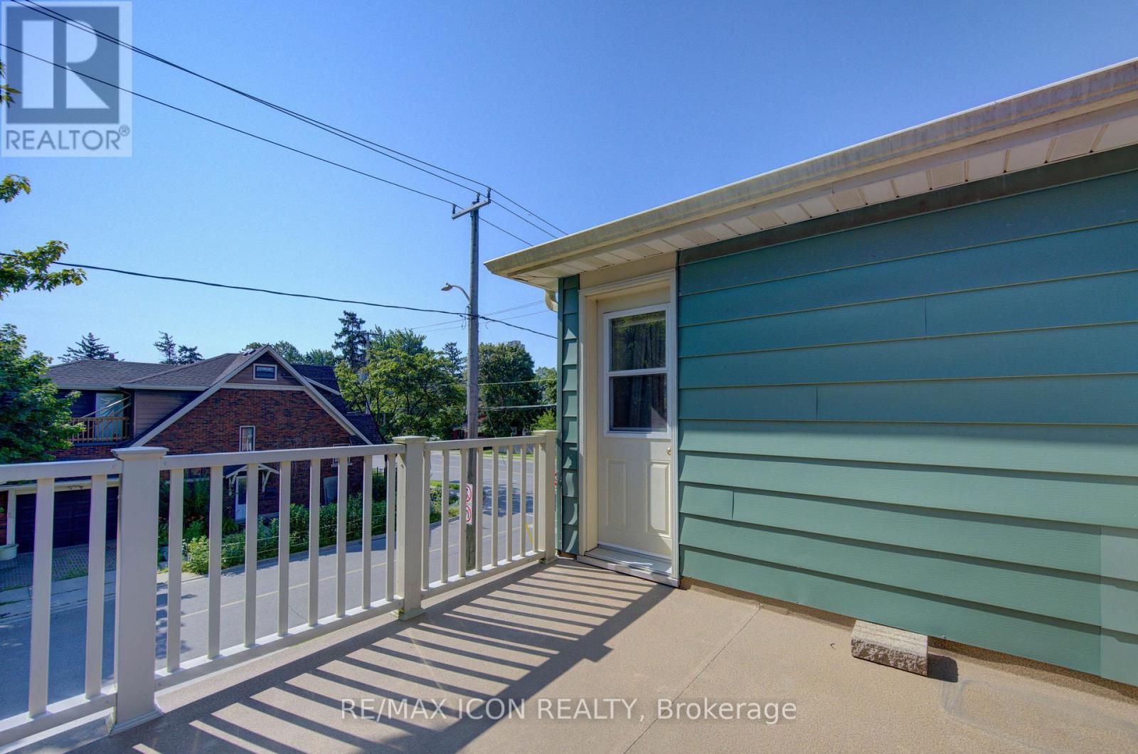 224 Weber Street E, Kitchener, ON - Outdoor With Exterior