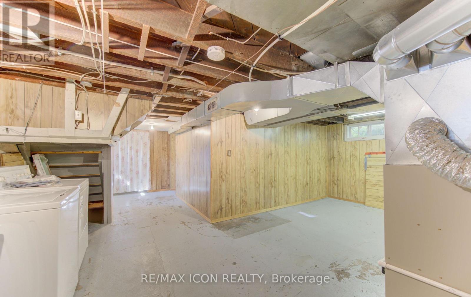 224 Weber Street E, Kitchener, ON - Indoor Photo Showing Laundry Room