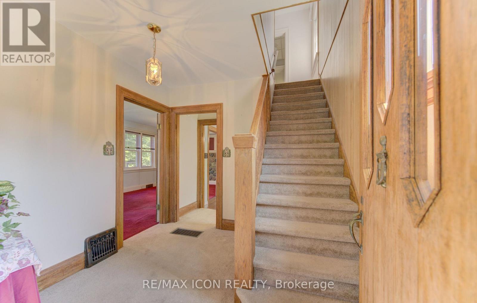 224 Weber Street E, Kitchener, ON - Indoor Photo Showing Other Room