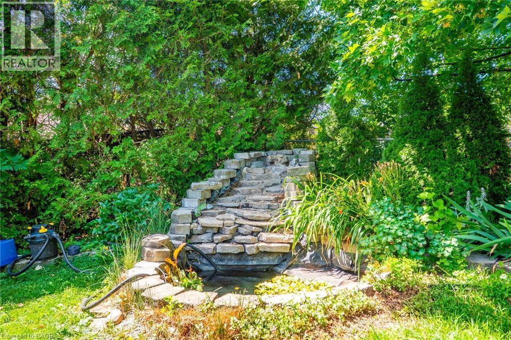 34 Peachtree Crescent, Cambridge, ON - Outdoor