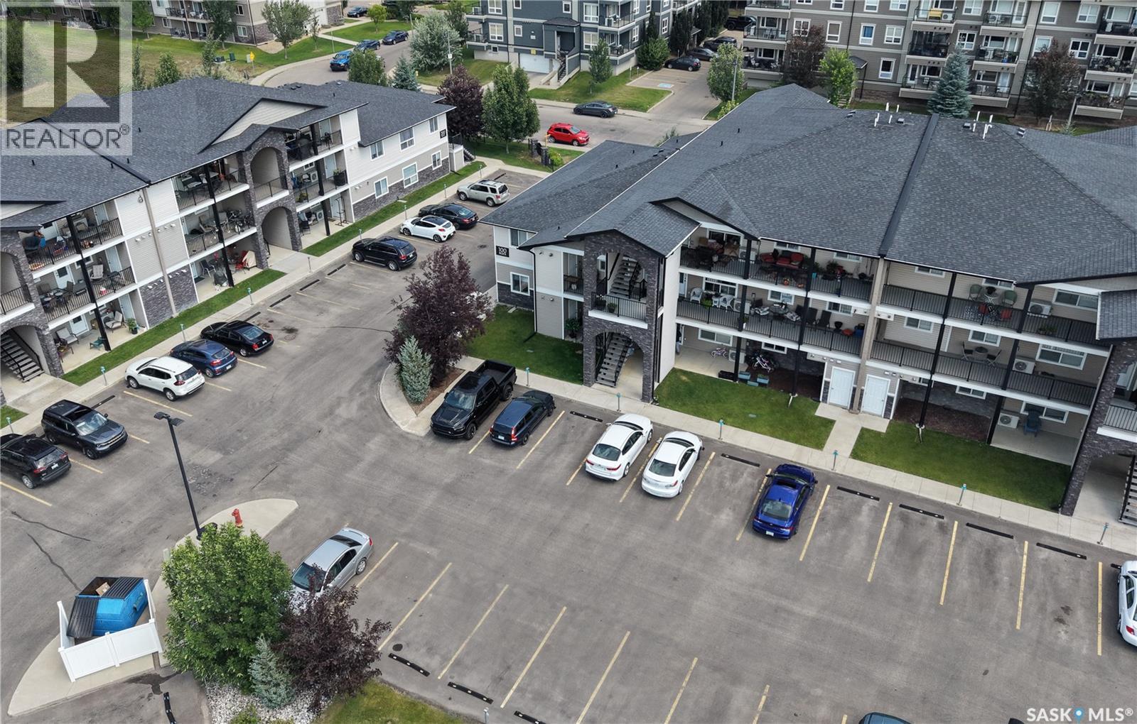 113 125 Willis Crescent, Saskatoon, SK - Outdoor