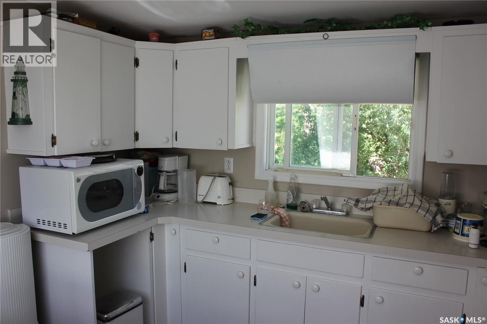 20 Lakeshore Drive, Kannata Valley, SK - Indoor Photo Showing Laundry Room