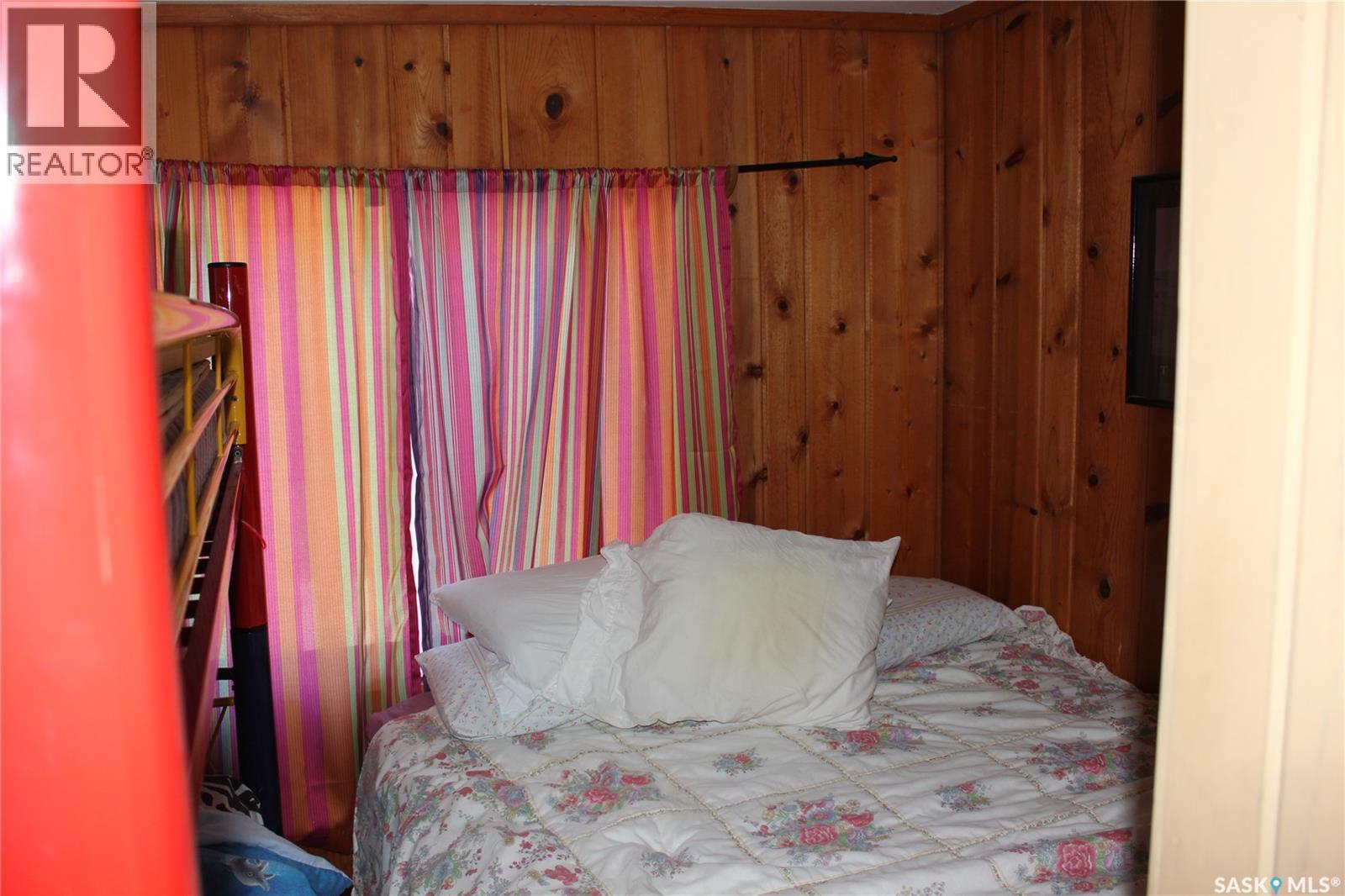 20 Lakeshore Drive, Kannata Valley, SK - Indoor Photo Showing Bedroom