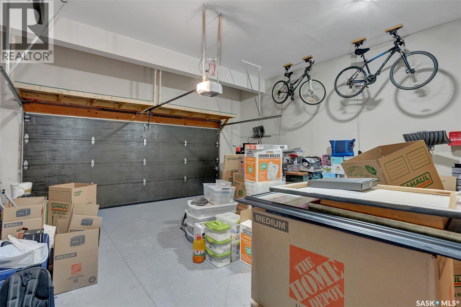 3826 Goldfinch Way, Regina, SK - Indoor Photo Showing Garage