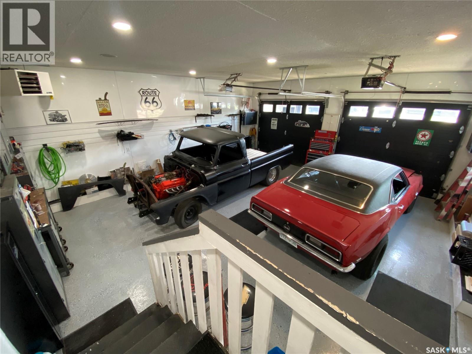 74 Madge Way, Yorkton, SK - Indoor Photo Showing Garage