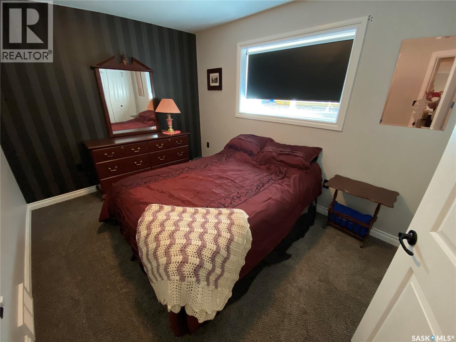 74 Madge Way, Yorkton, SK - Indoor Photo Showing Bedroom