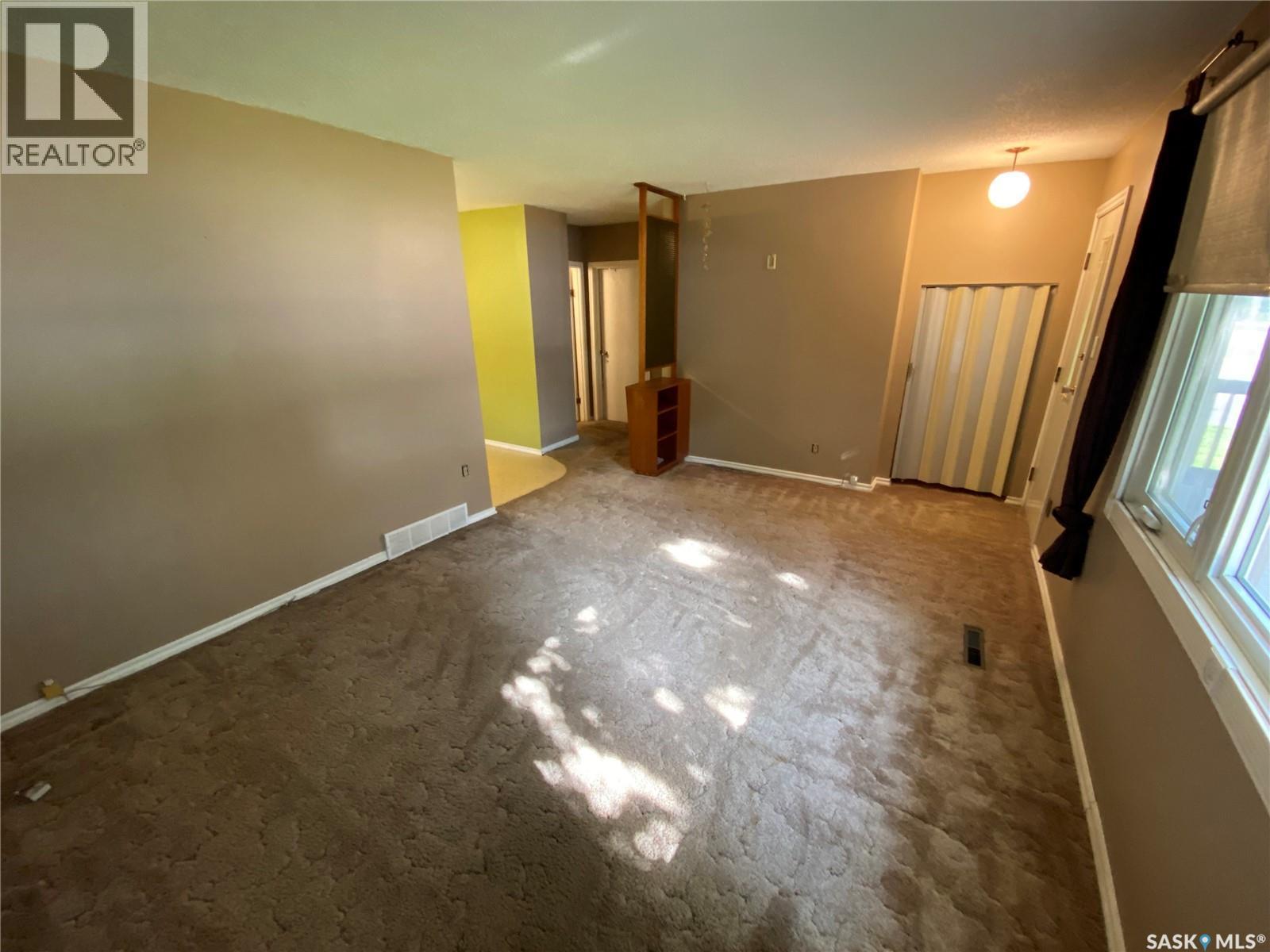 386 4Th Avenue N, Yorkton, SK - Indoor Photo Showing Other Room