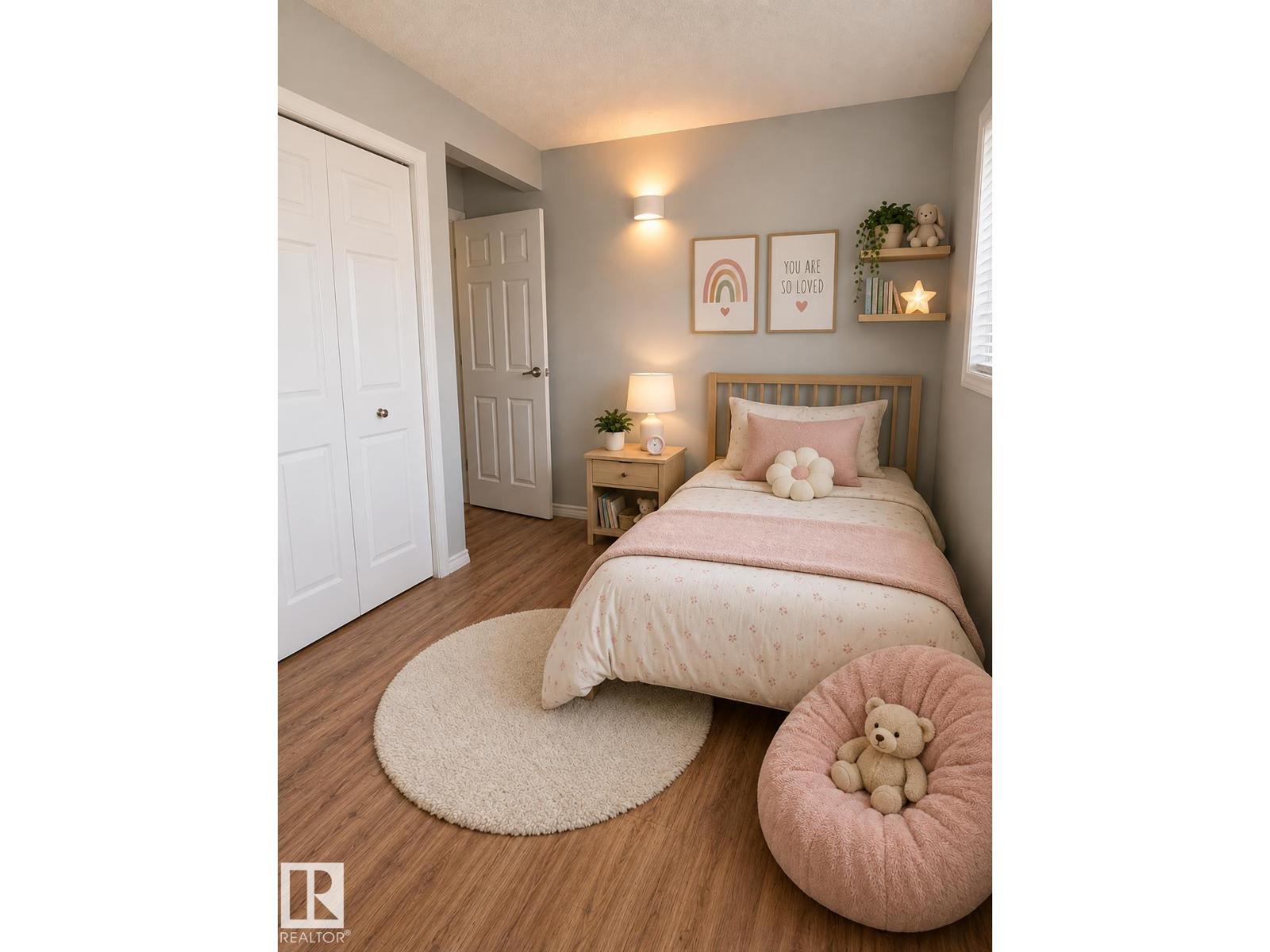 3615 10 Av Nw, Edmonton, AB - Indoor Photo Showing Bedroom
