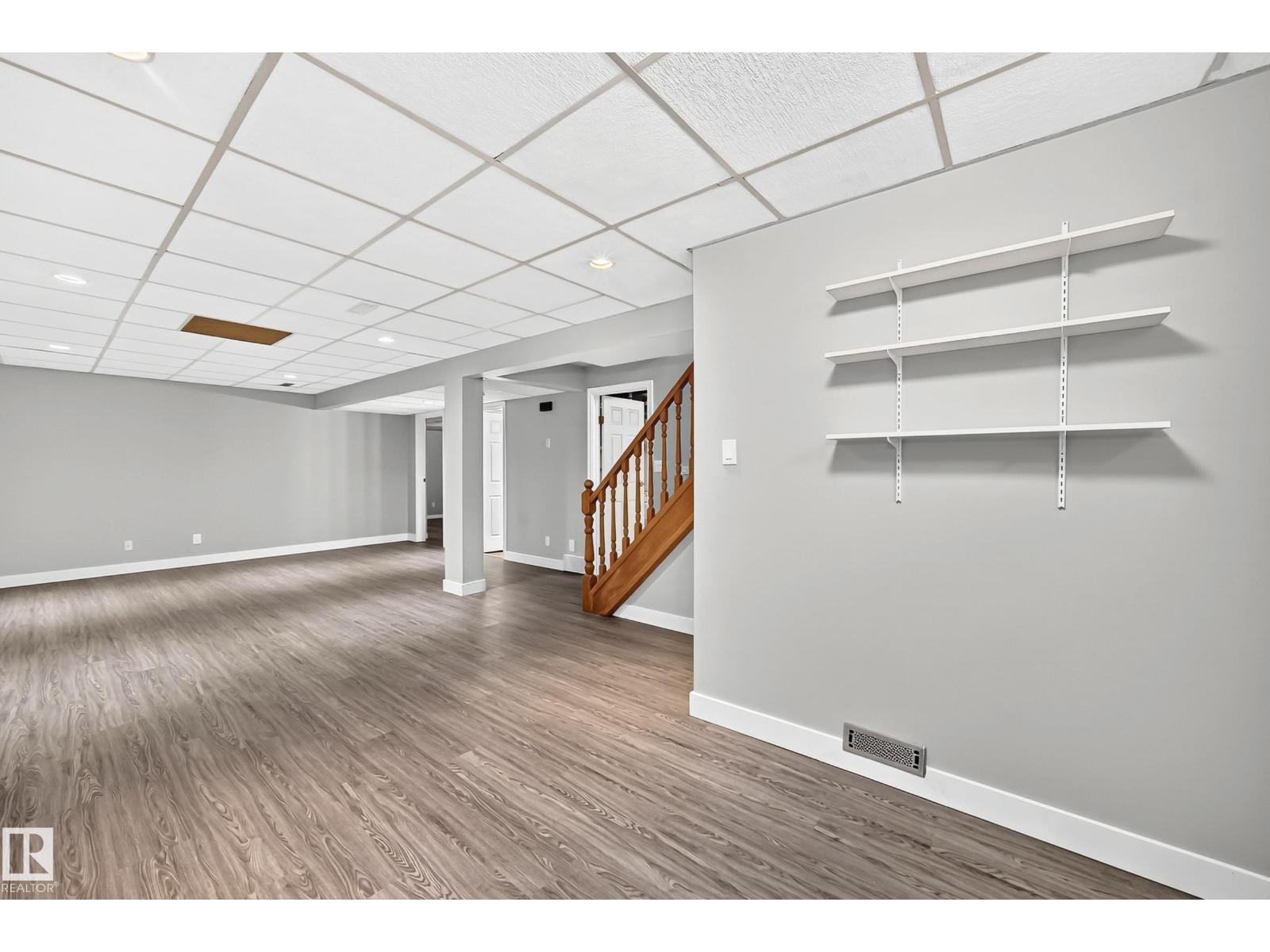 3615 10 Av Nw, Edmonton, AB - Indoor Photo Showing Other Room