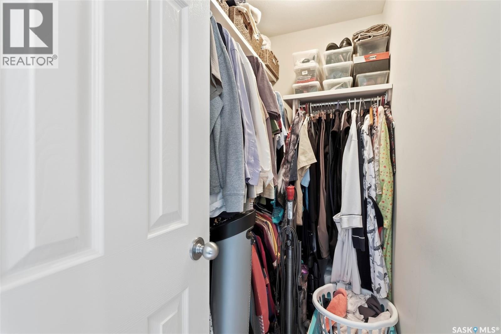 523 Denham Way, Saskatoon, SK - Indoor With Storage