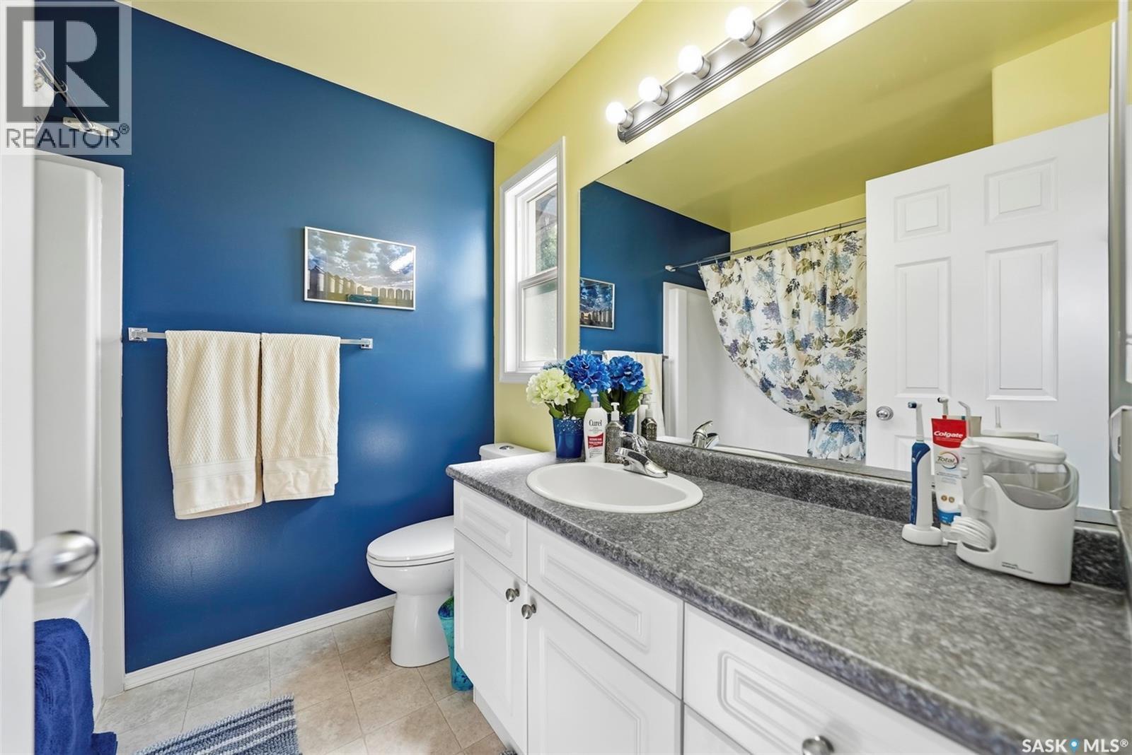 523 Denham Way, Saskatoon, SK - Indoor Photo Showing Bathroom
