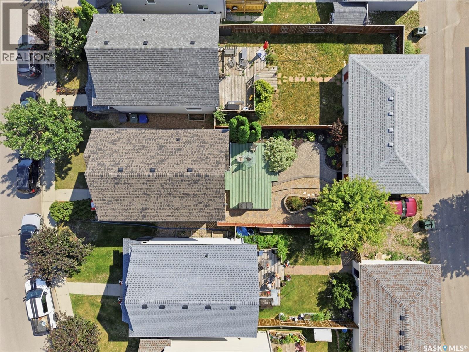 523 Denham Way, Saskatoon, SK - Outdoor