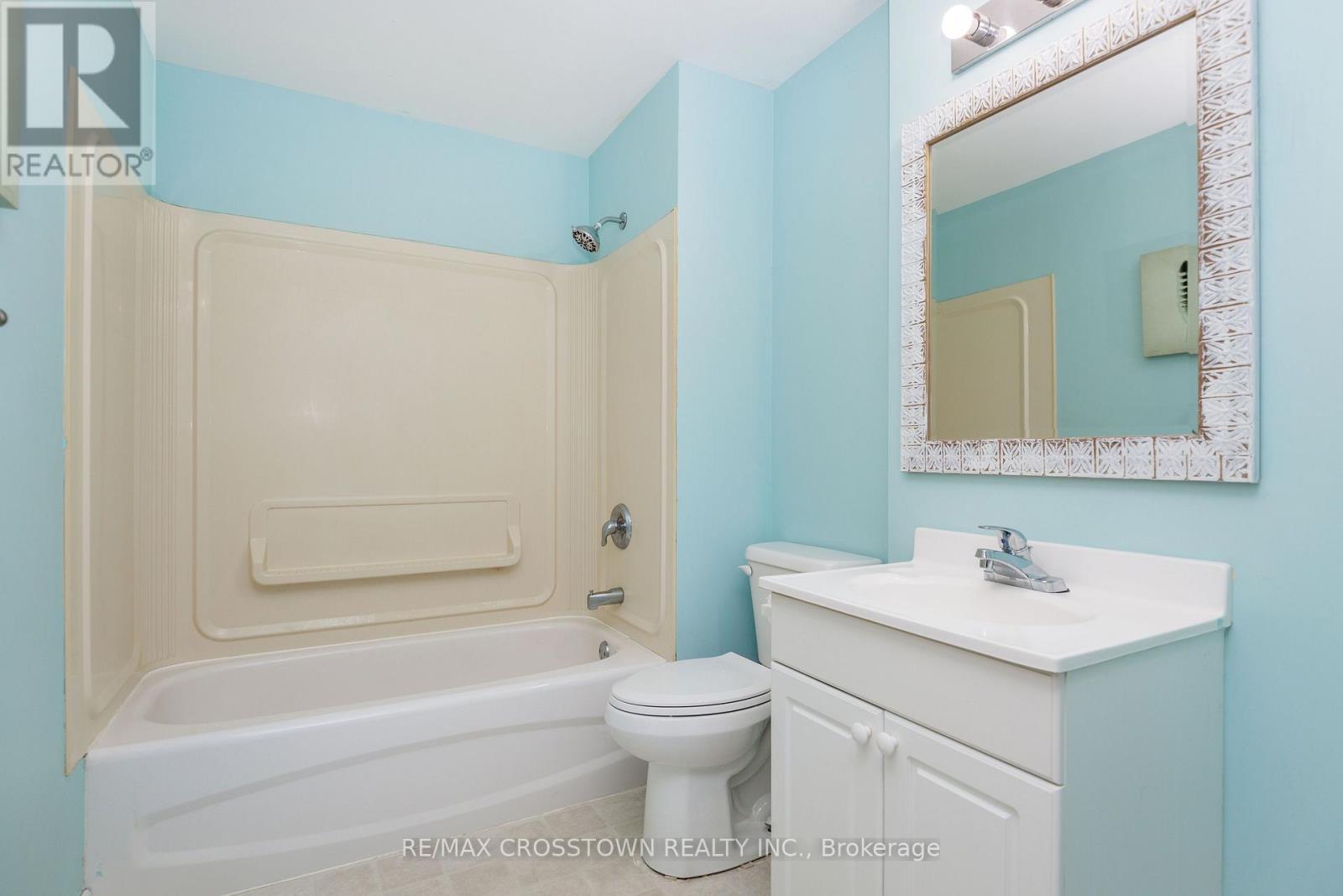 1 Lang Drive, Barrie, ON - Indoor Photo Showing Bathroom