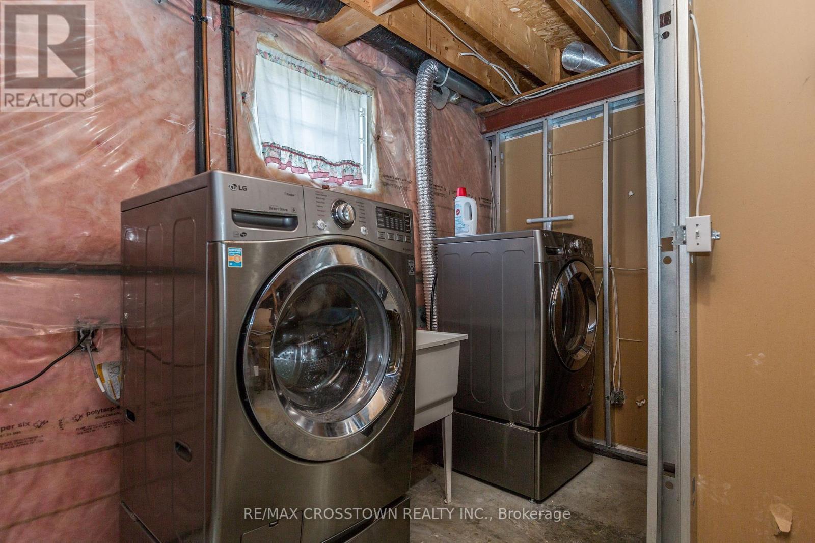1 Lang Drive, Barrie, ON - Indoor Photo Showing Laundry Room