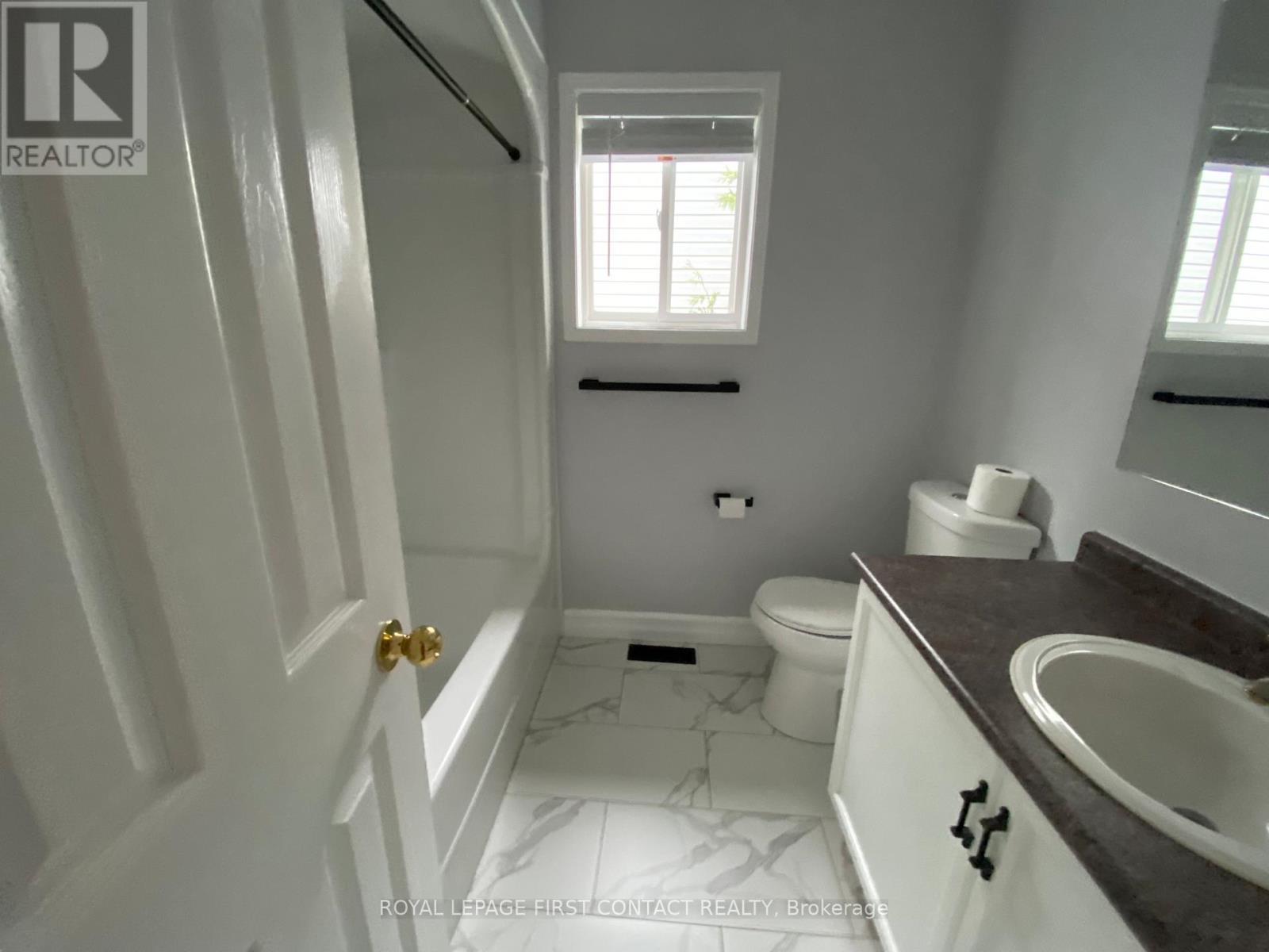 41 Copeman Crescent, Barrie, ON - Indoor Photo Showing Bathroom