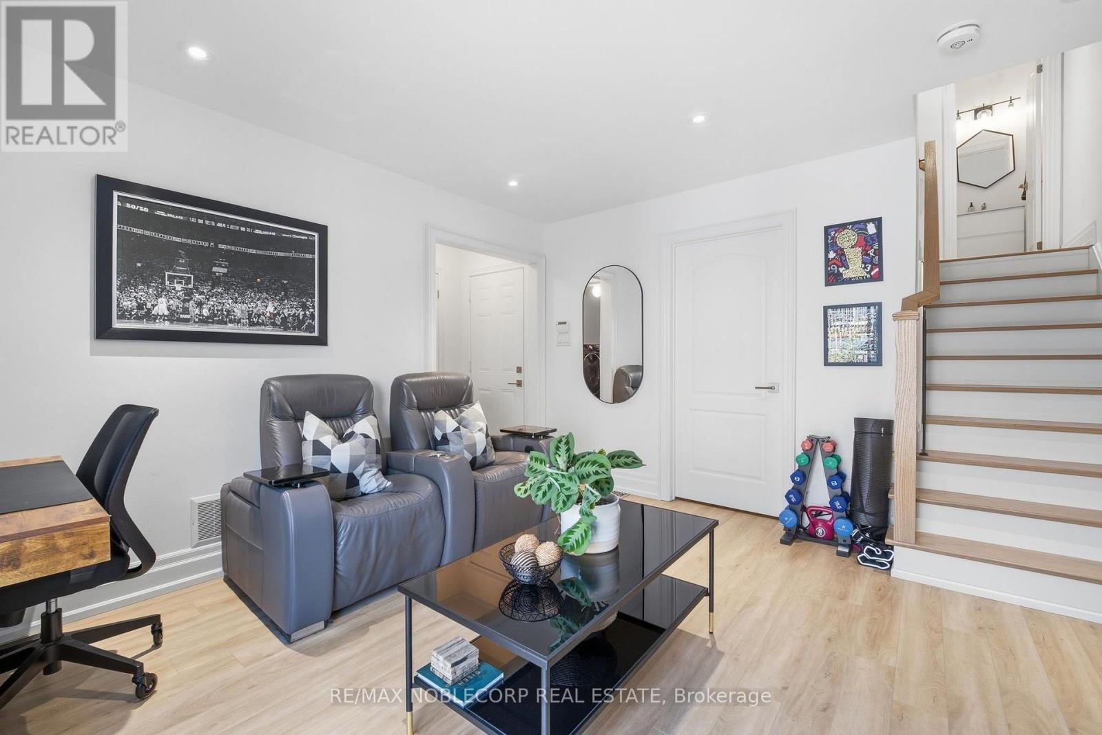 44 Lou Pomanti Street, Toronto, ON - Indoor