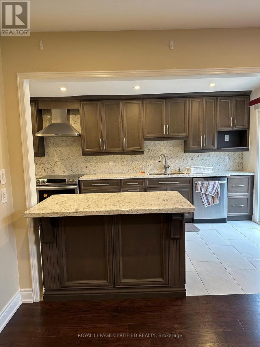 Main - 210 Ecclestone Drive, Brampton, ON - Indoor Photo Showing Kitchen