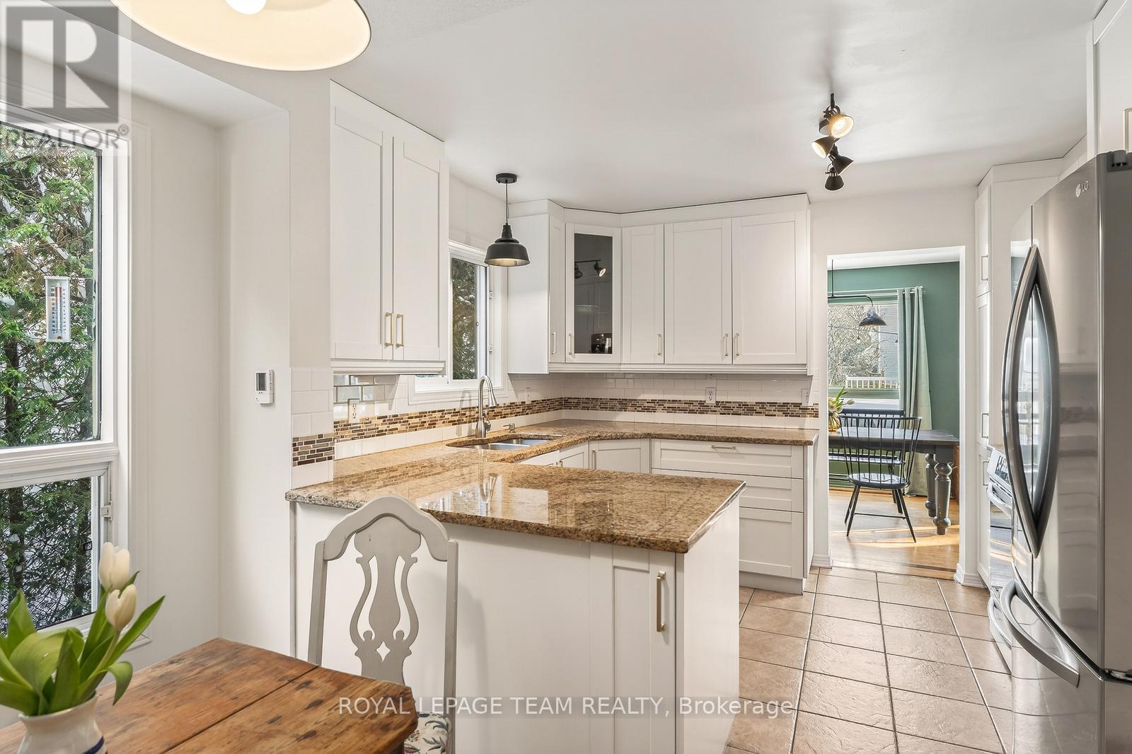 77 Armagh Way, Ottawa, ON - Indoor Photo Showing Other Room
