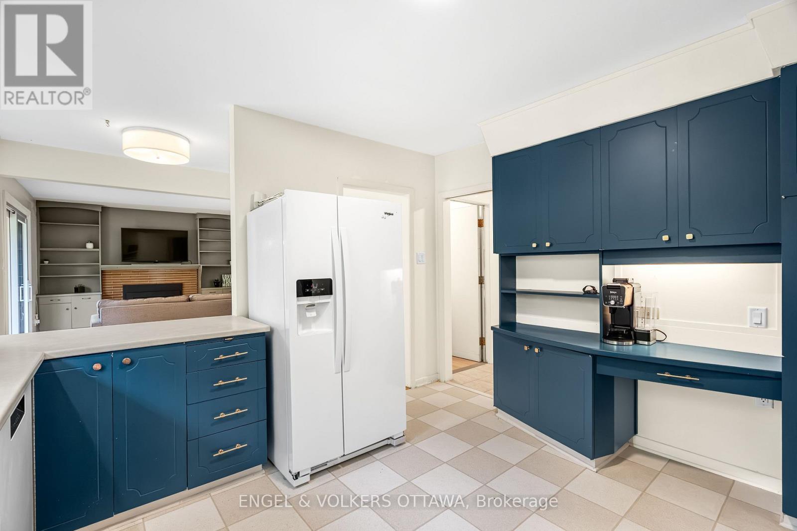 2343 Whitehaven Crescent, Ottawa, ON - Indoor Photo Showing Kitchen