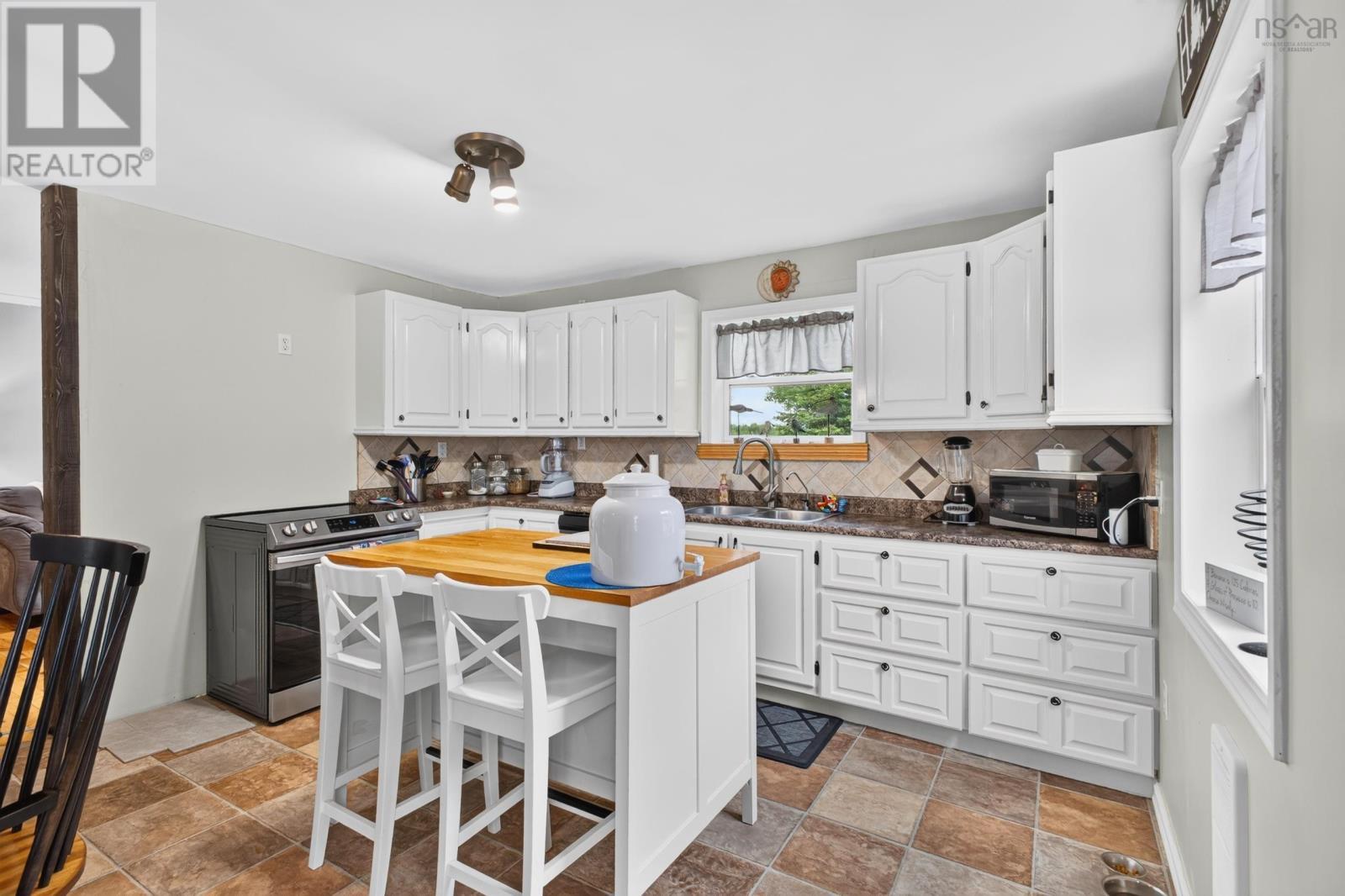 4395 Malagash Road, Malagash, NS - Indoor