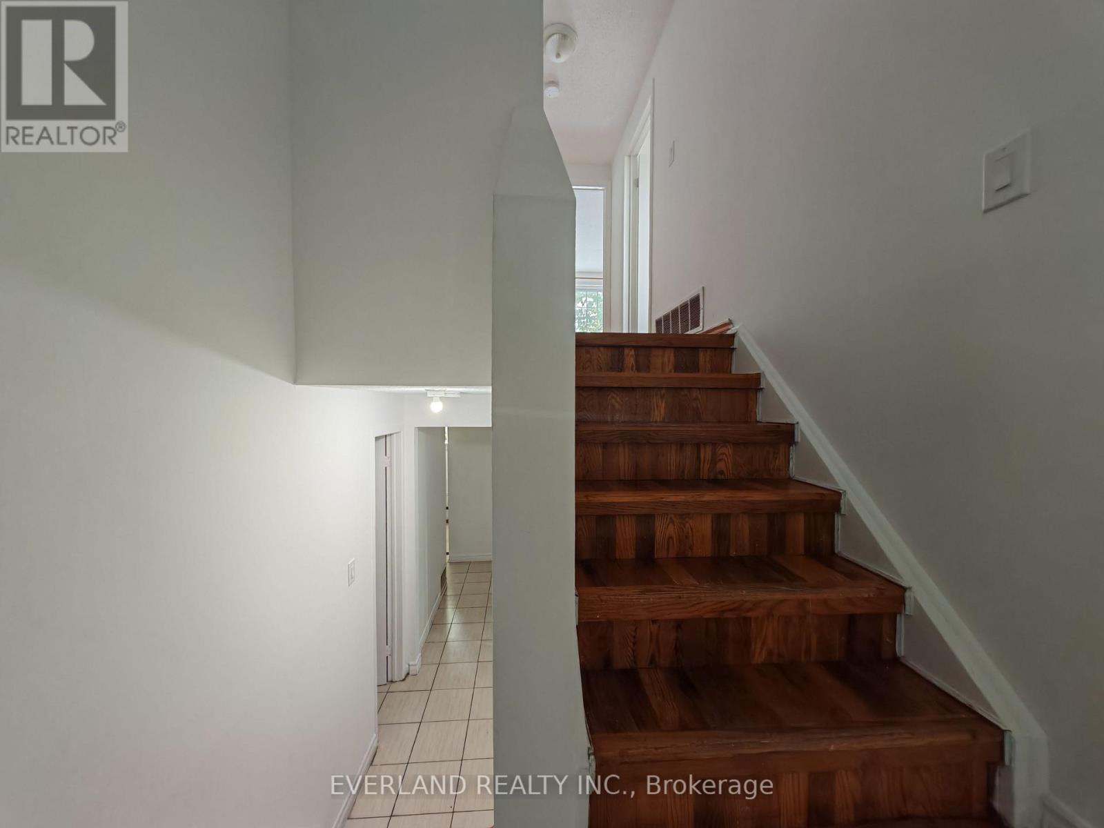 18 Camberley Court, Toronto, ON - Indoor Photo Showing Other Room