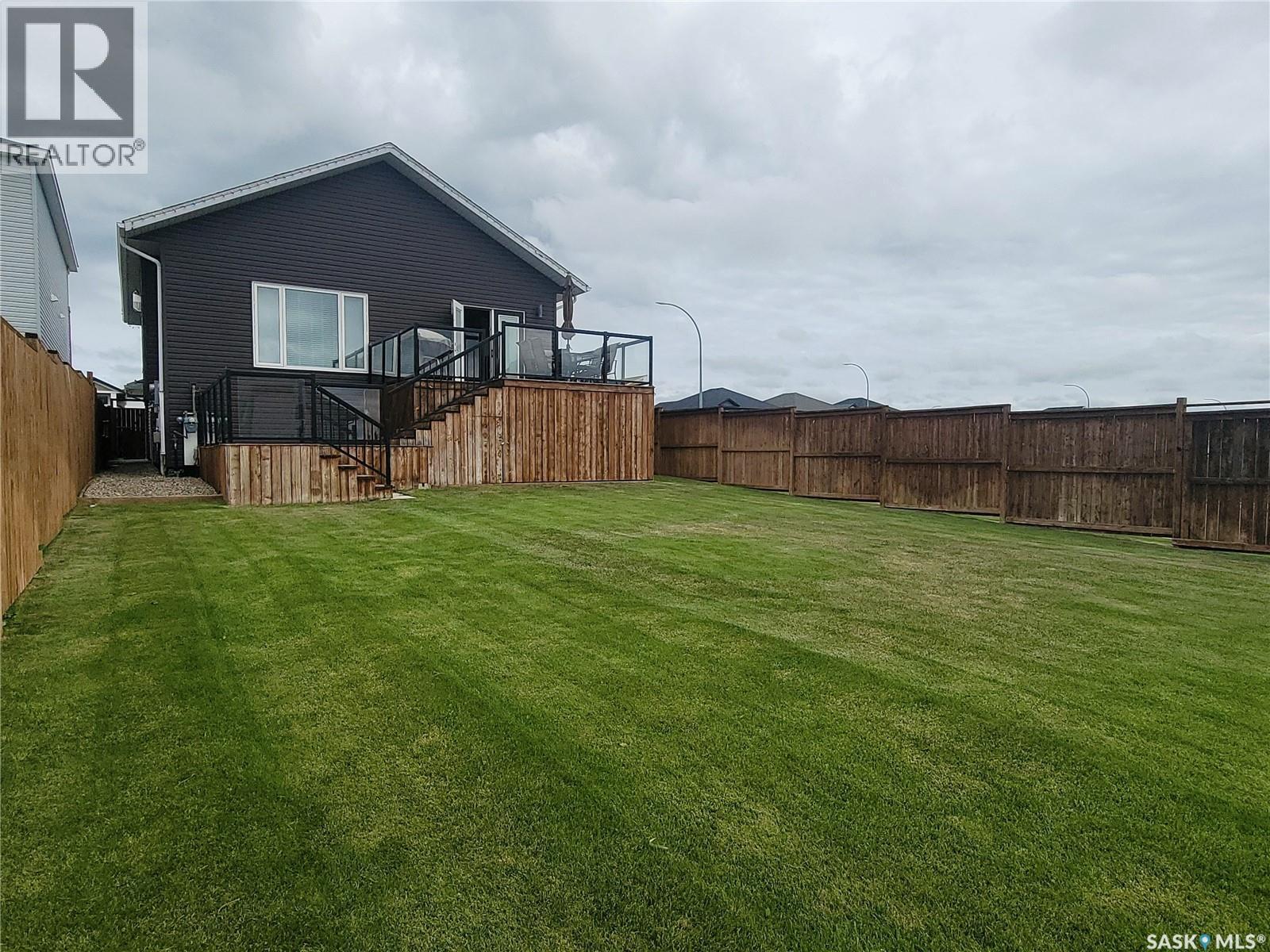626 Kinloch Crescent, Saskatoon, SK - Outdoor With Deck Patio Veranda