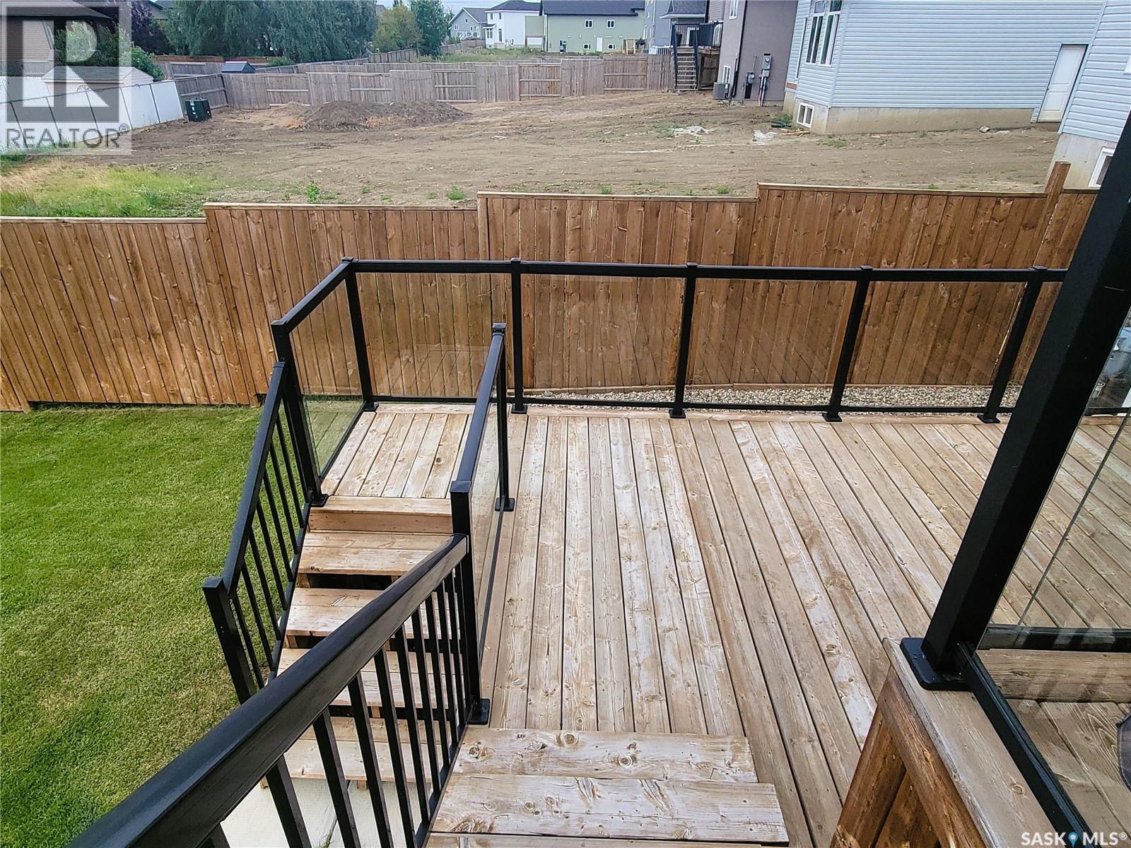 626 Kinloch Crescent, Saskatoon, SK - Outdoor With Deck Patio Veranda