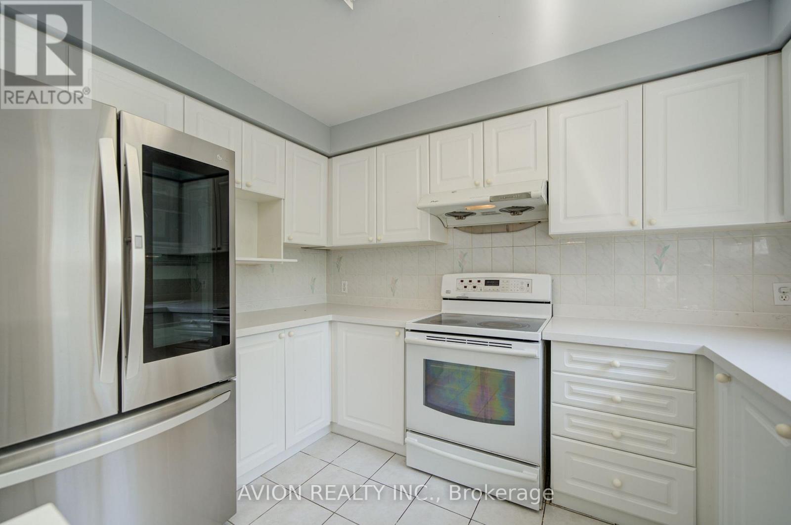 29 Charrington Crescent, Markham, ON - Indoor Photo Showing Kitchen