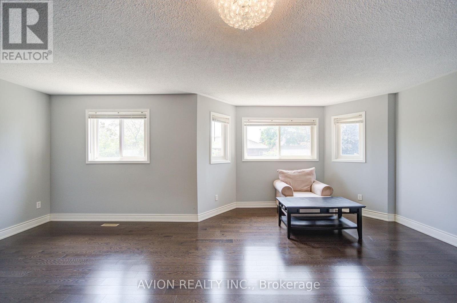 29 Charrington Crescent, Markham, ON - Indoor
