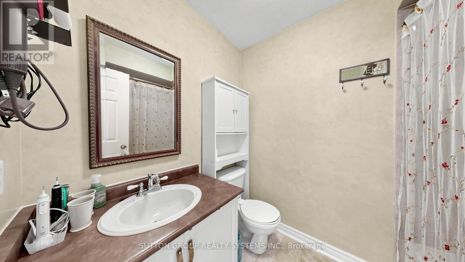 2138 Eglinton Avenue W, Toronto, ON - Indoor Photo Showing Bathroom