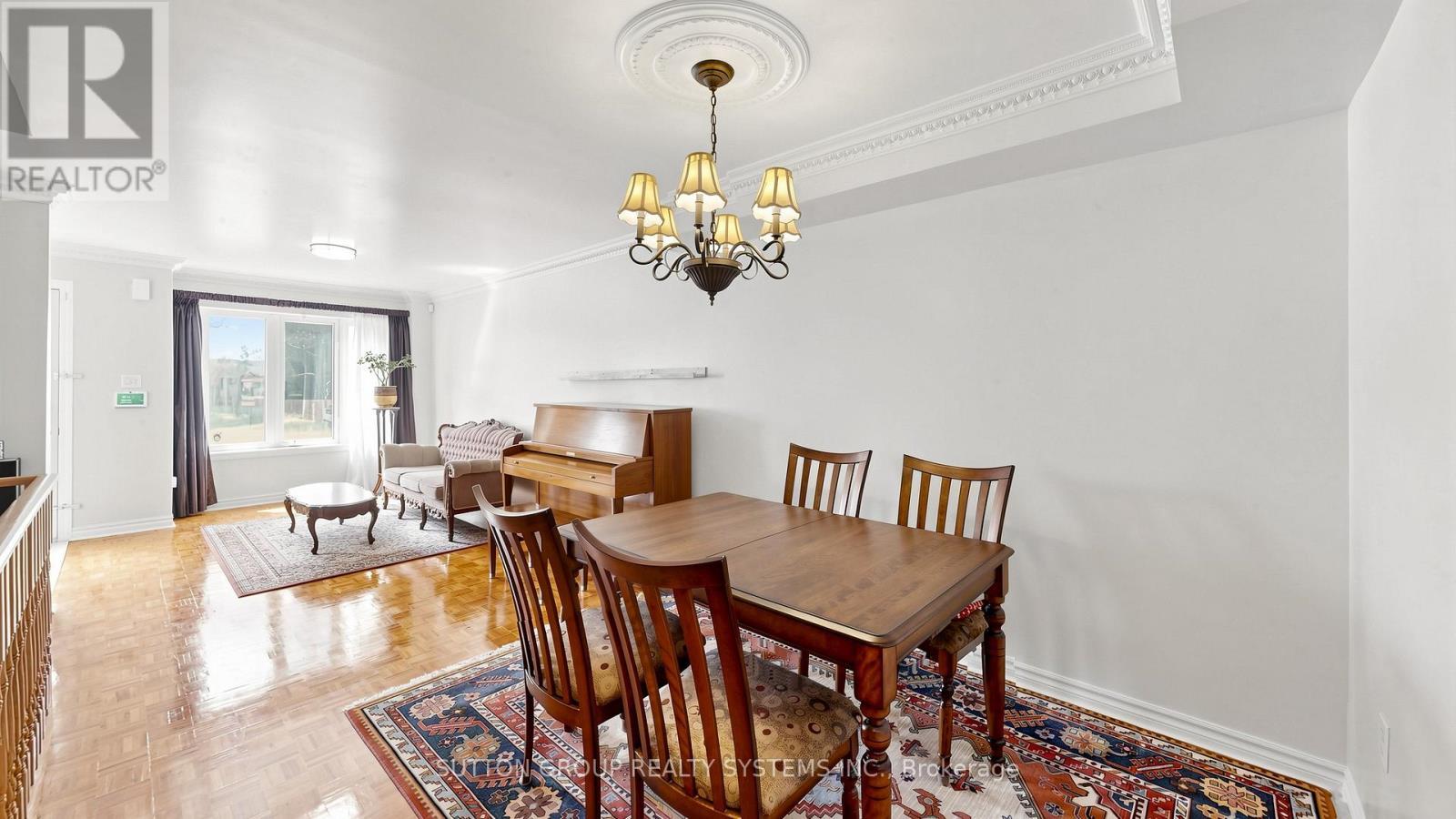2138 Eglinton Avenue W, Toronto, ON - Indoor Photo Showing Dining Room