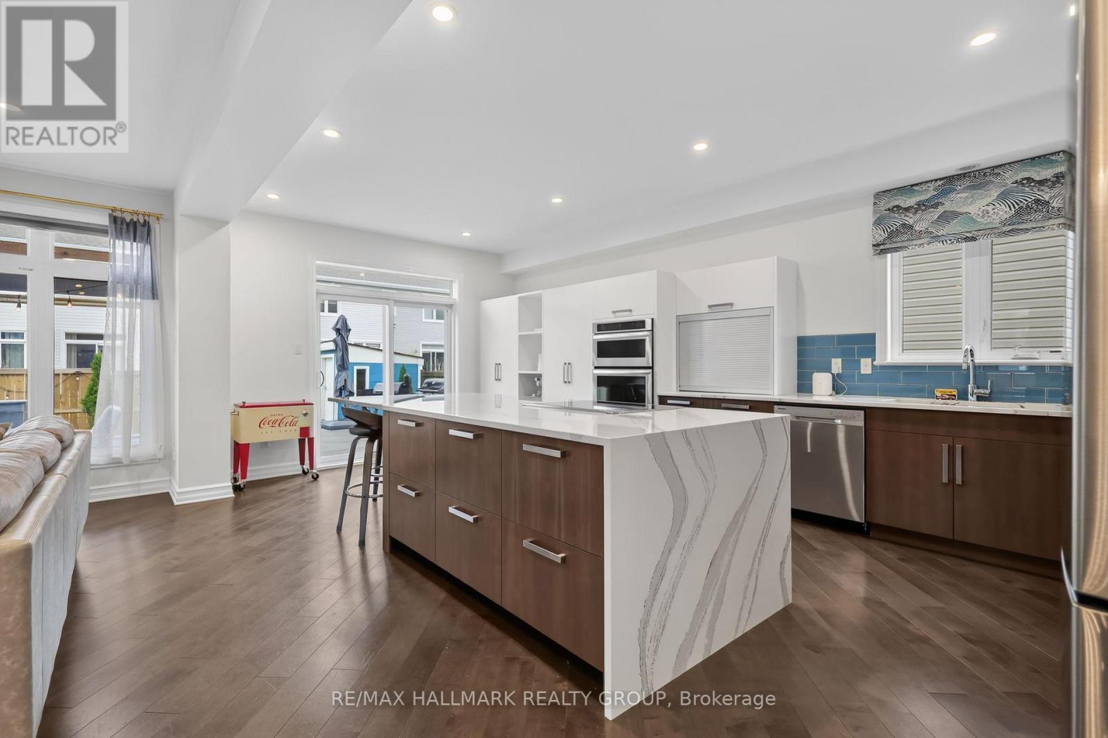 878 Excursion Way, Ottawa, ON - Indoor Photo Showing Kitchen With Stainless Steel Kitchen With Upgraded Kitchen