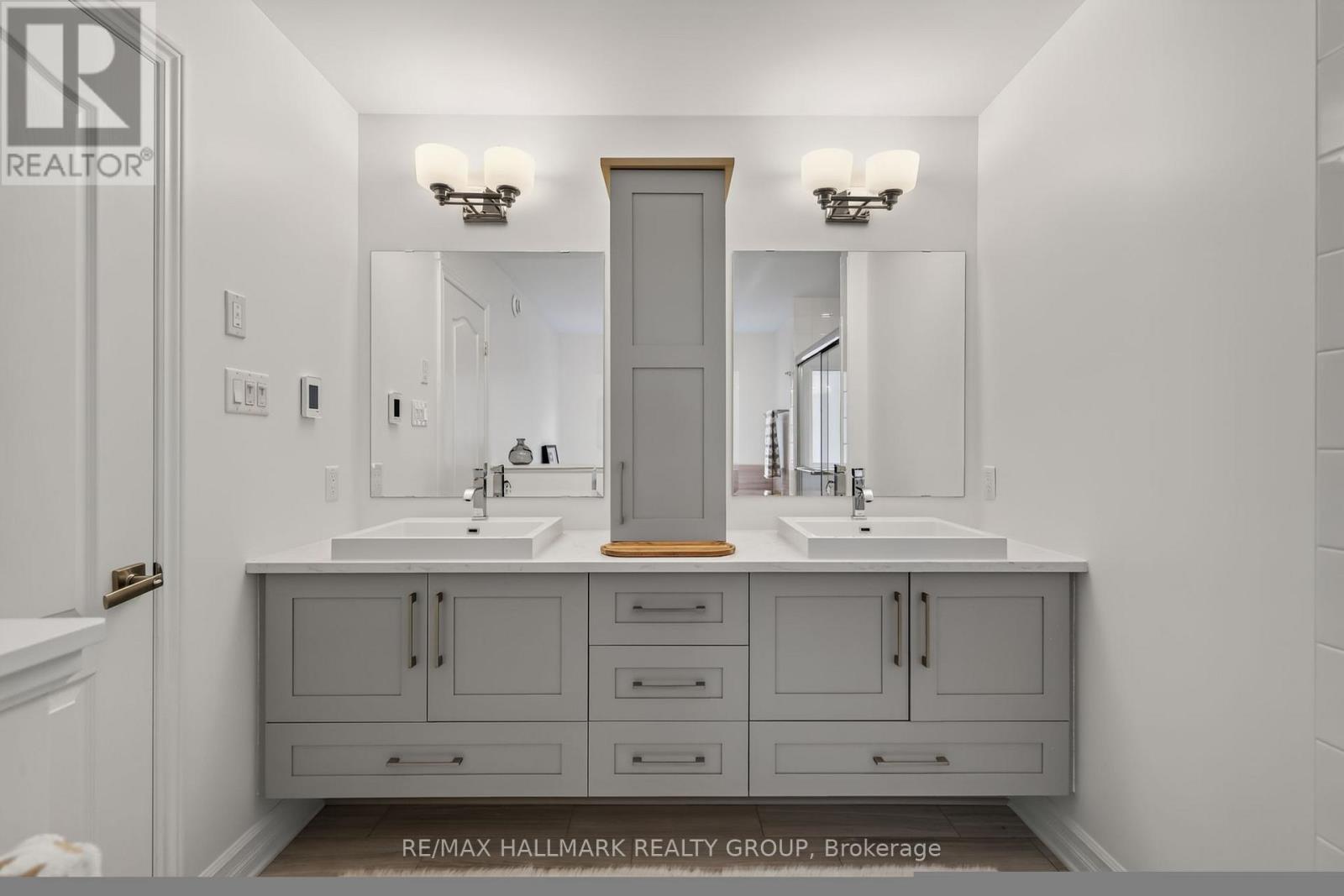 878 Excursion Way, Ottawa, ON - Indoor Photo Showing Bathroom