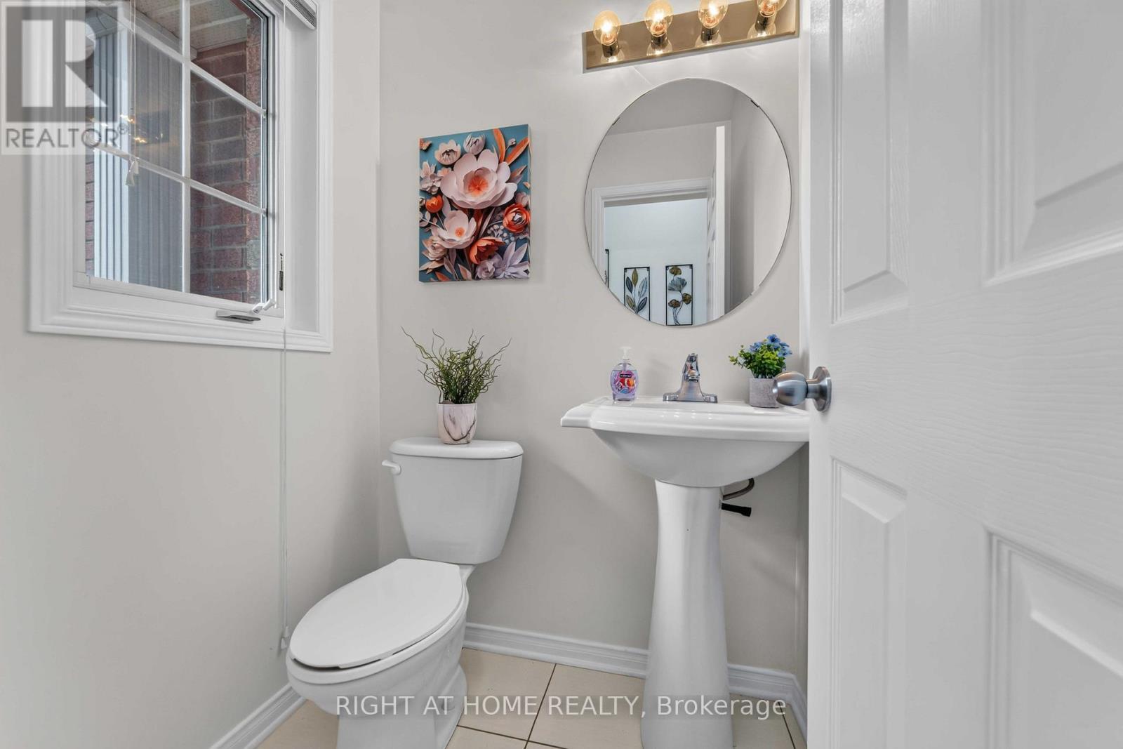 343 Amici Terrace, Ottawa, ON - Indoor Photo Showing Bathroom