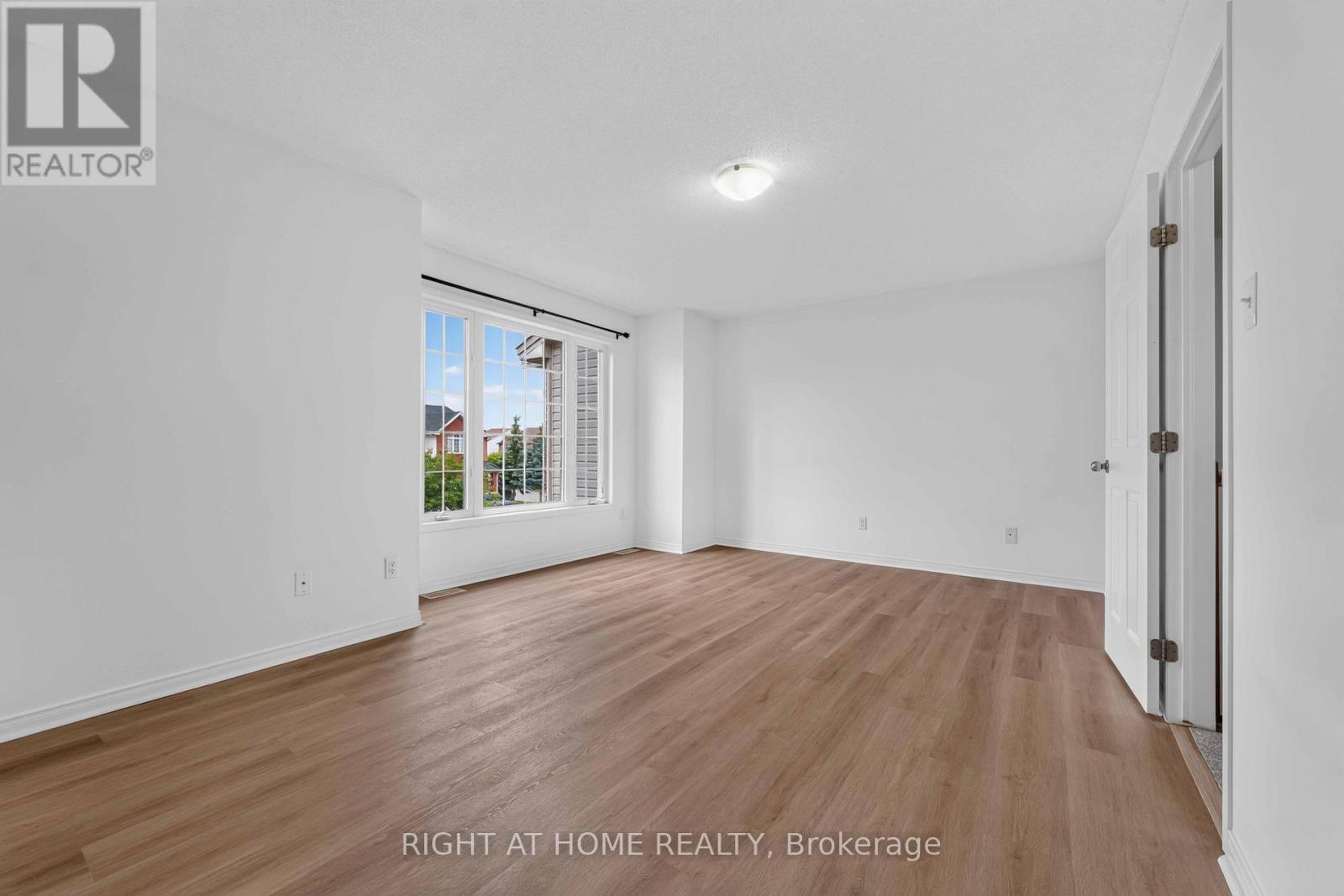 343 Amici Terrace, Ottawa, ON - Indoor Photo Showing Other Room