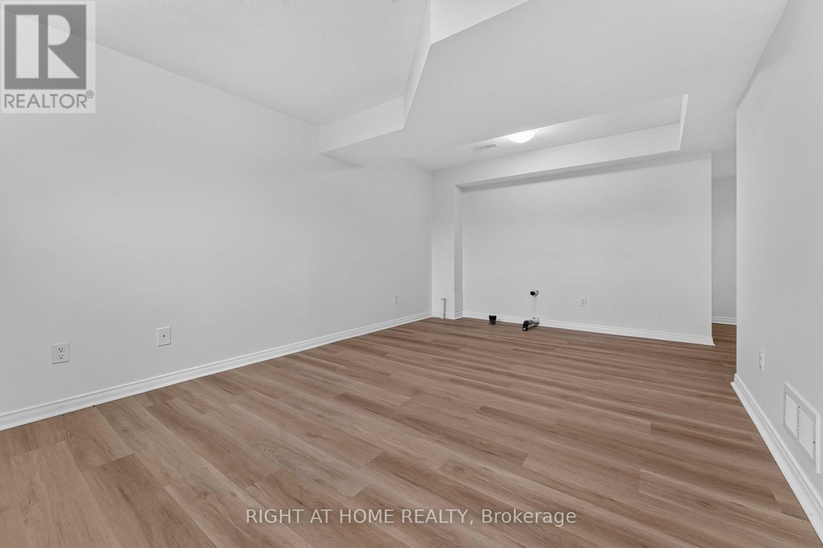 343 Amici Terrace, Ottawa, ON - Indoor Photo Showing Other Room