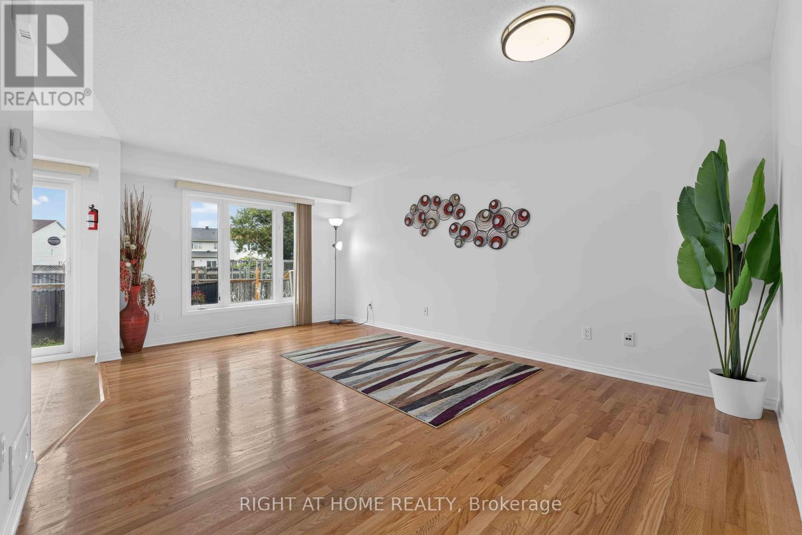 343 Amici Terrace, Ottawa, ON - Indoor