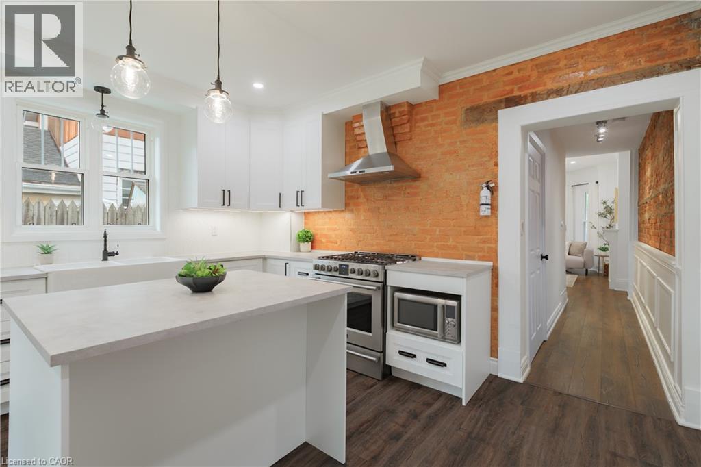 46 Murray Street E, Hamilton, ON - Indoor Photo Showing Kitchen With Upgraded Kitchen