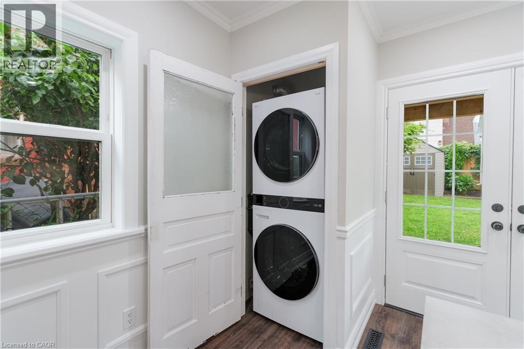 46 Murray Street E, Hamilton, ON - Indoor Photo Showing Laundry Room
