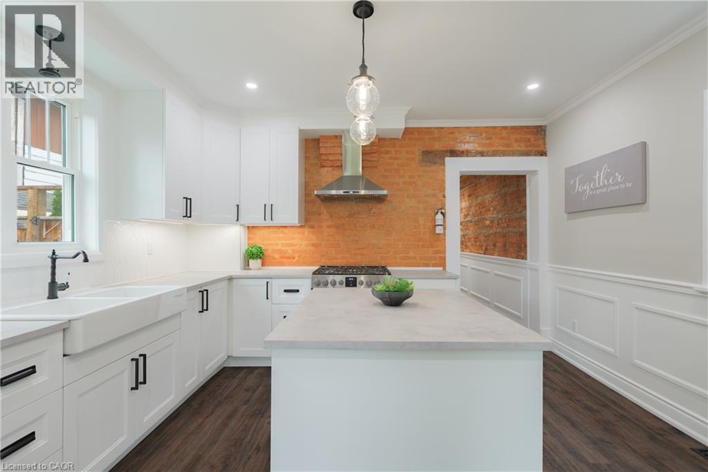 46 Murray Street E, Hamilton, ON - Indoor Photo Showing Kitchen With Upgraded Kitchen