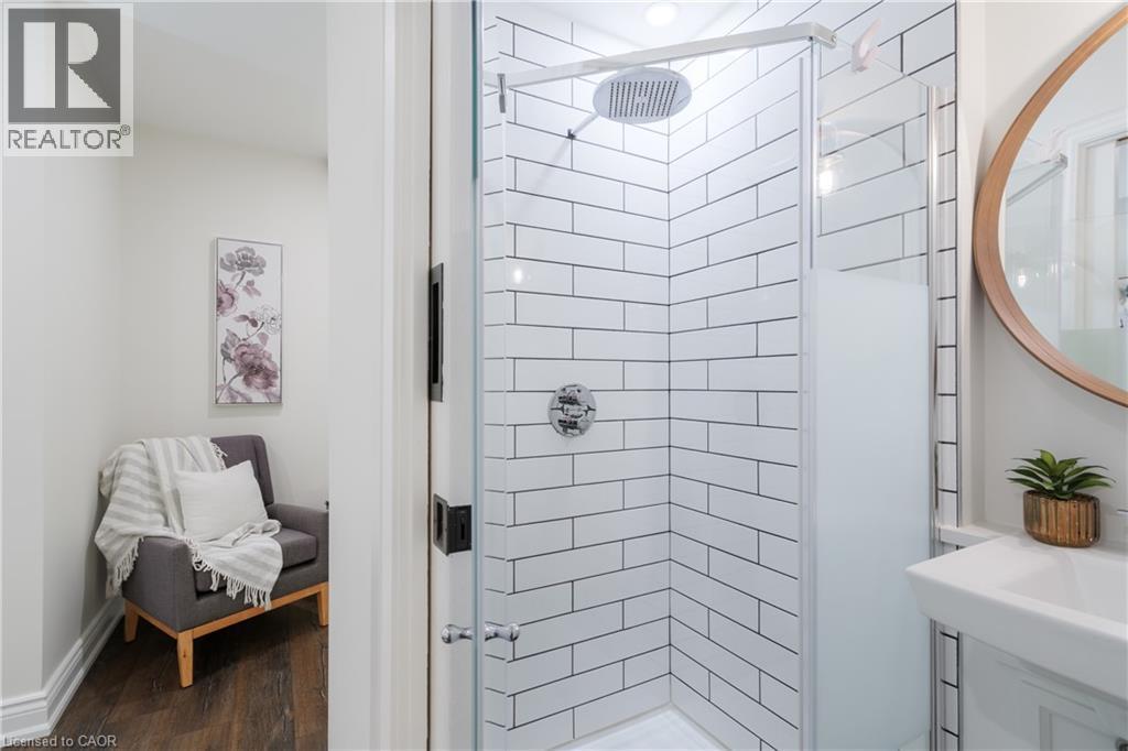 46 Murray Street E, Hamilton, ON - Indoor Photo Showing Bathroom