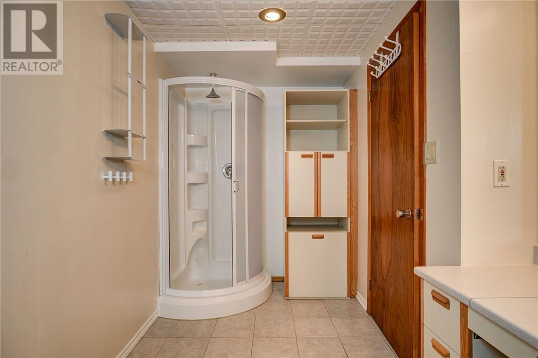 224 Third Avenue, Sudbury, ON - Indoor Photo Showing Bathroom