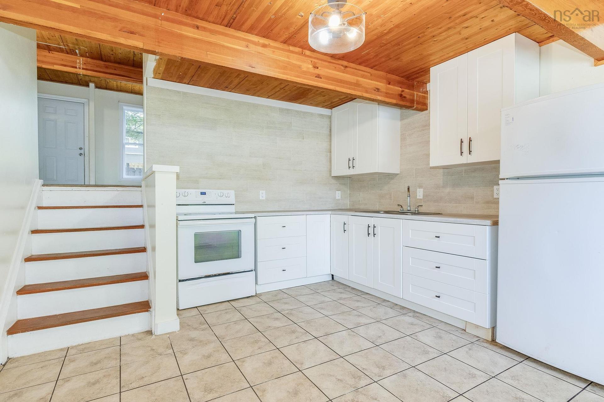 72 Cavendish Road, Halifax, NS - Indoor Photo Showing Kitchen